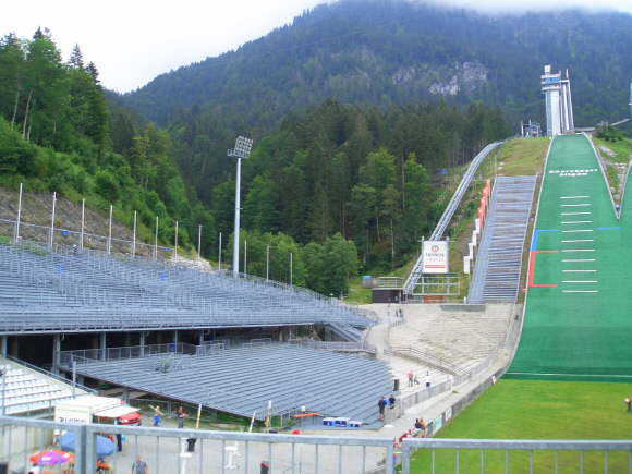 Trib�nen mit Schanze